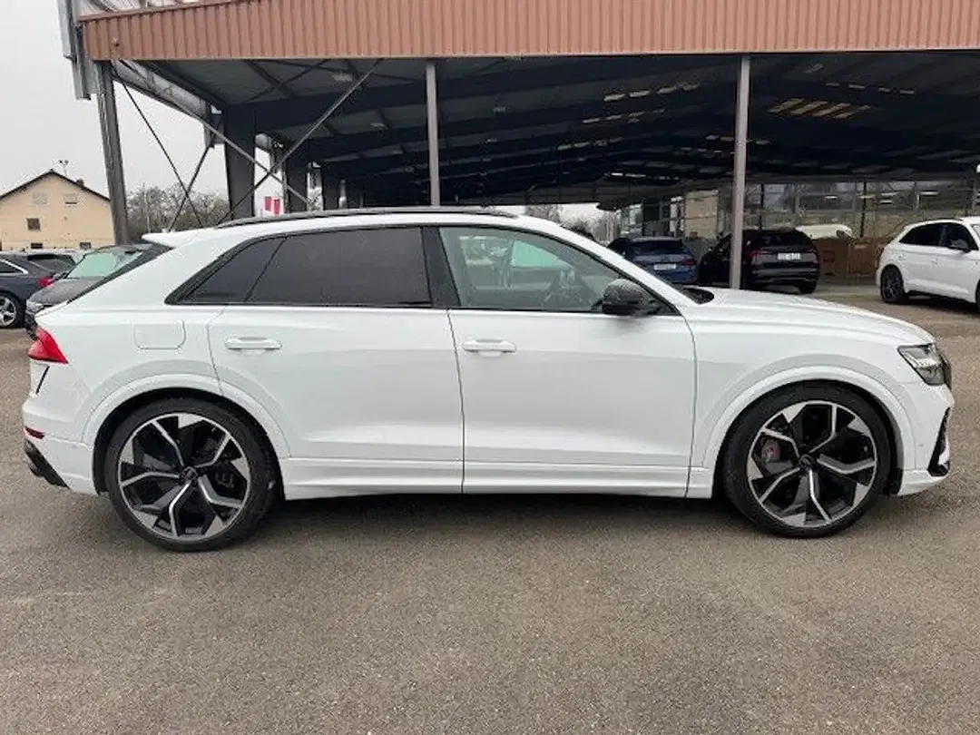 Audi RS Q8 - Thumbnail 5