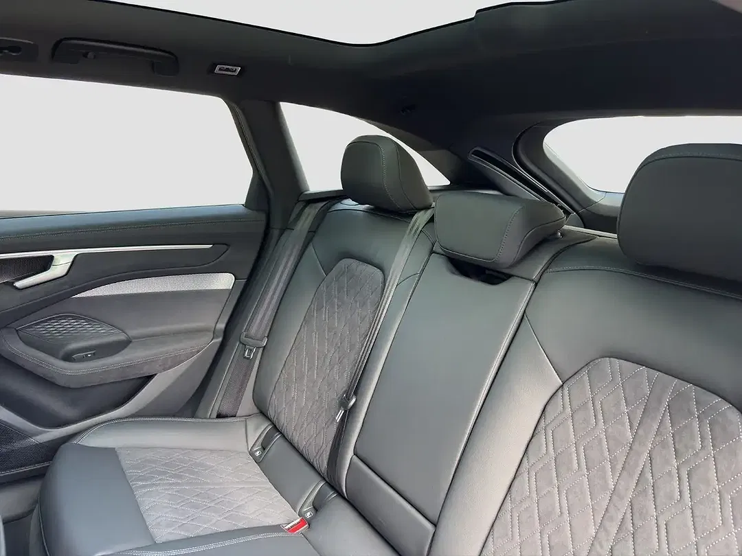 Audi A6 - Thumbnail 13