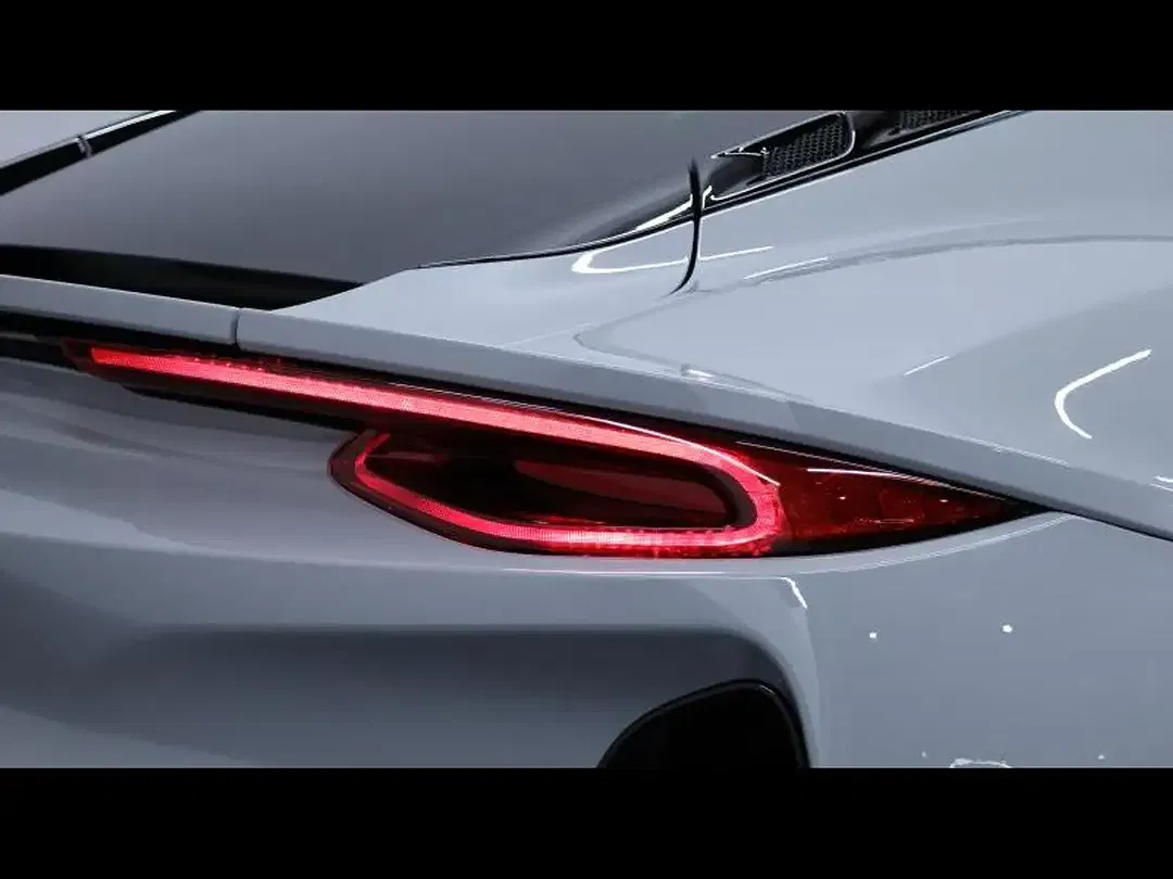 Lotus Emira - Thumbnail 11