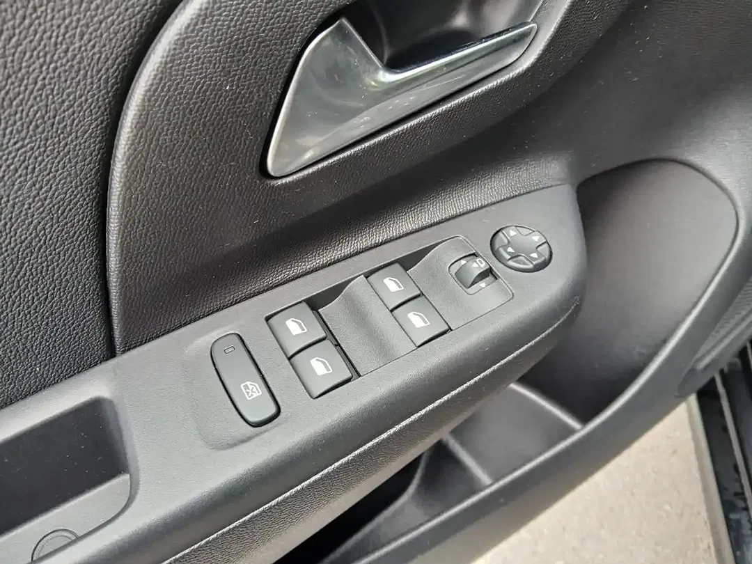 Opel Corsa - Thumbnail 8