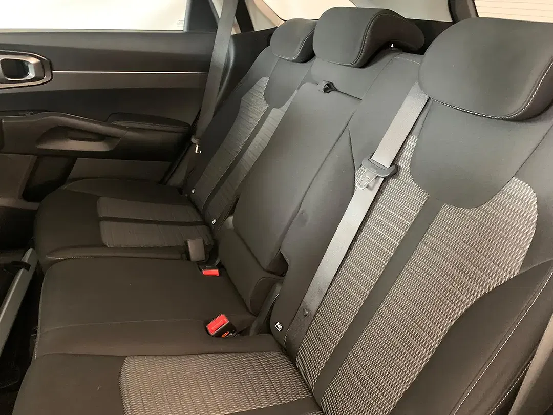 Kia Sorento - Thumbnail 7