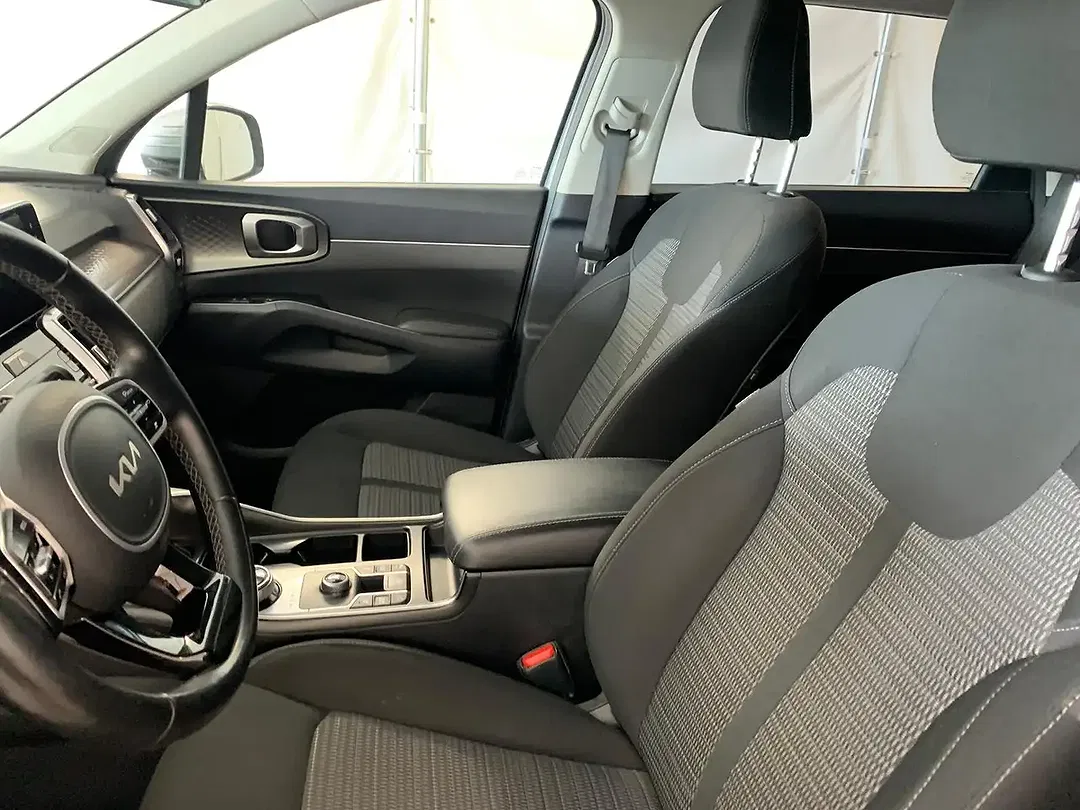 Kia Sorento - Thumbnail 8