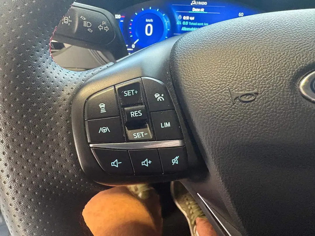 Ford Kuga - Thumbnail 9
