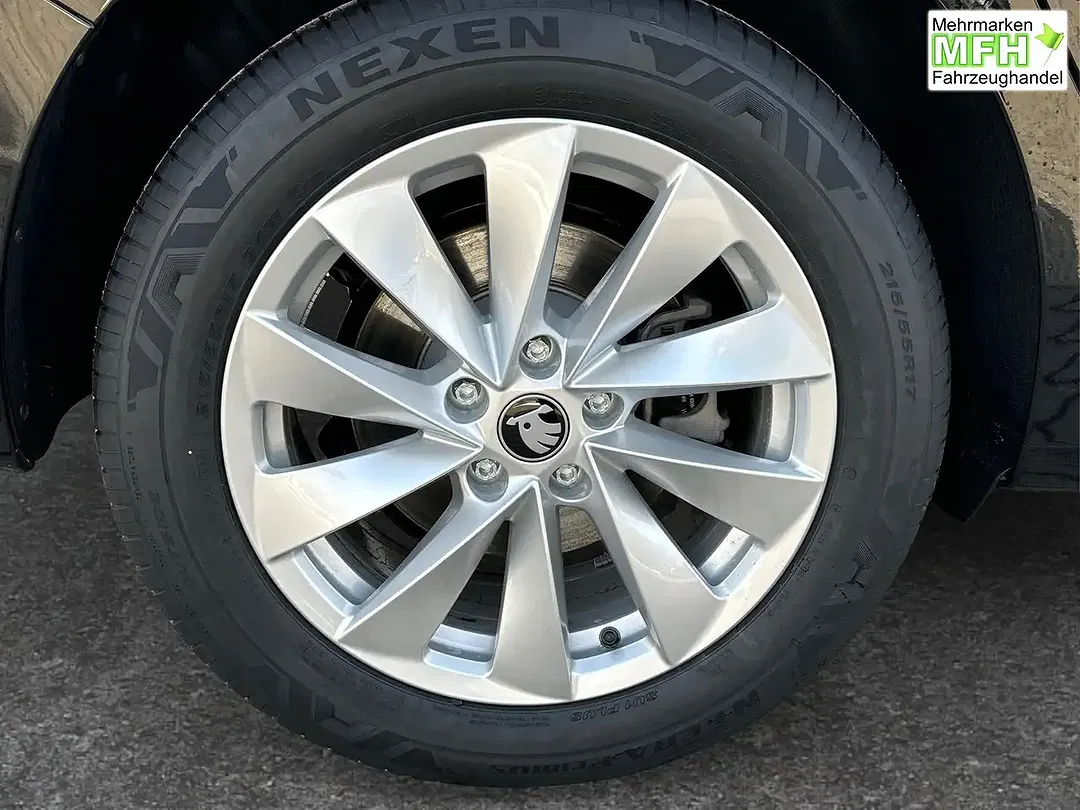 Skoda Superb - Thumbnail 12