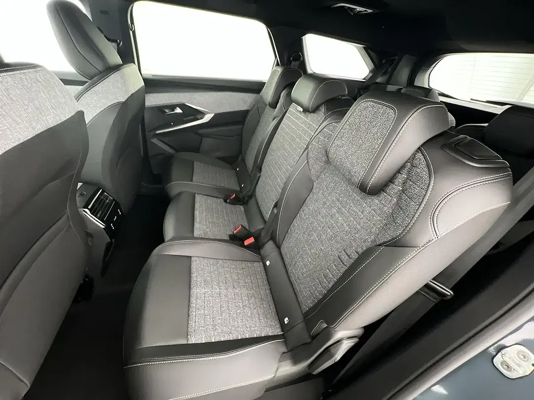 Peugeot 5008 - Thumbnail 8