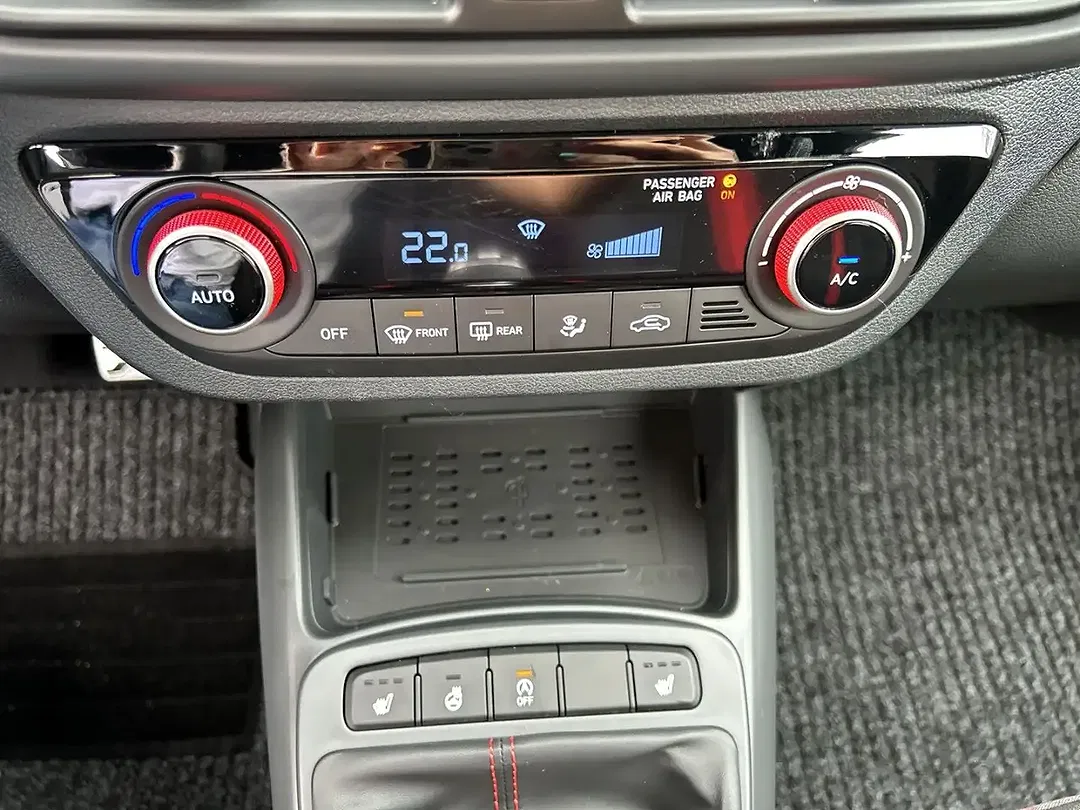 Hyundai i10 - Thumbnail 14