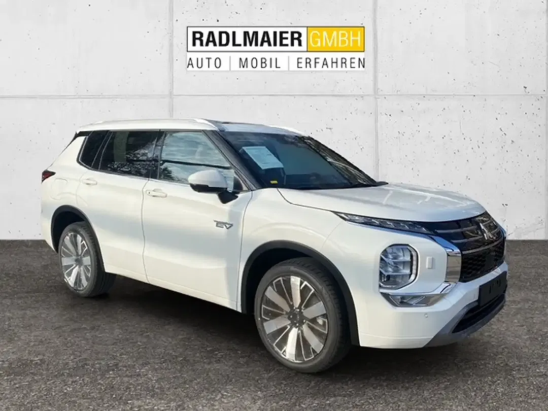 Mitsubishi Outlander - Thumbnail 6