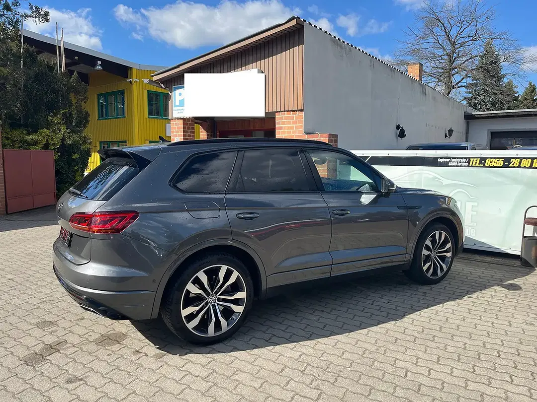 Volkswagen Touareg - Thumbnail 10