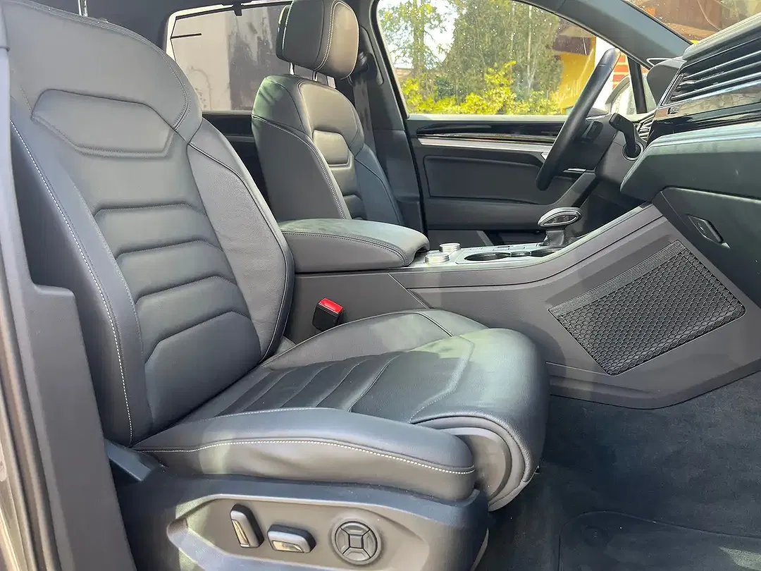 Volkswagen Touareg - Thumbnail 16