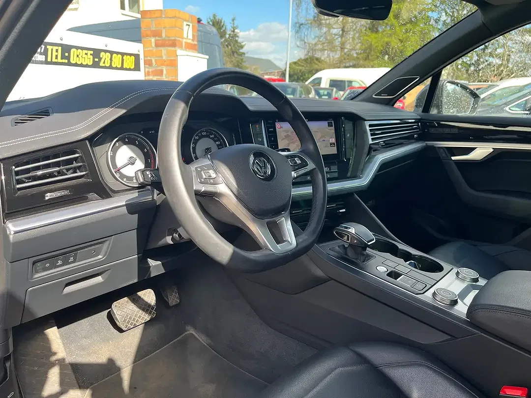 Volkswagen Touareg - Thumbnail 19