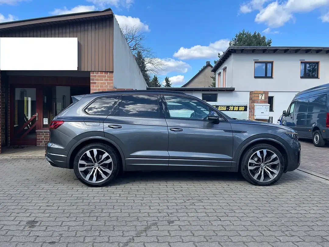 Volkswagen Touareg - Thumbnail 7