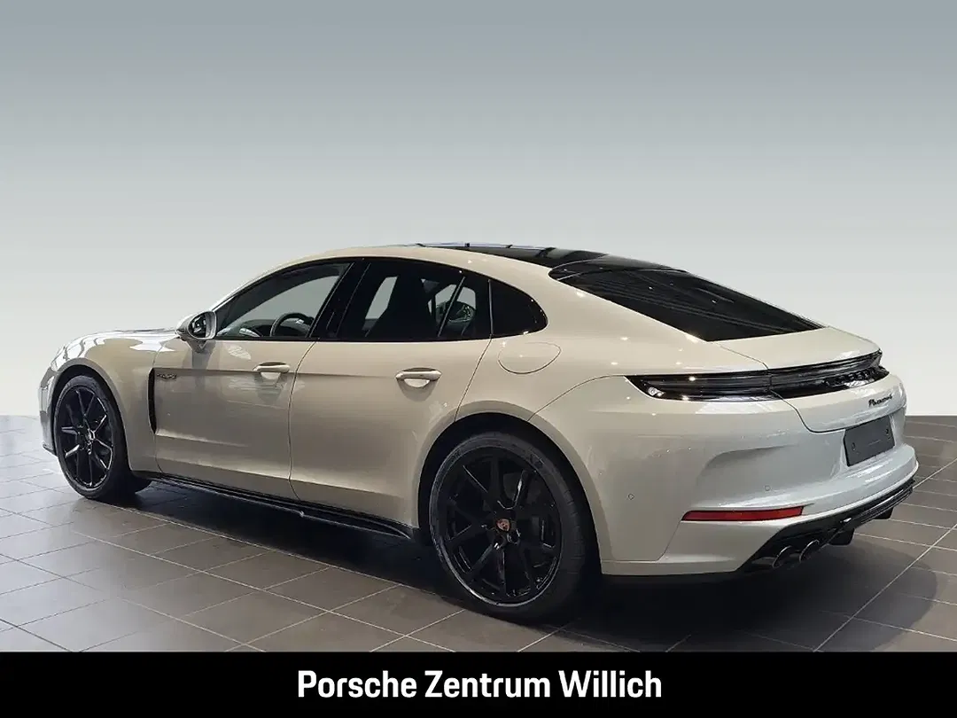 Porsche Panamera - Thumbnail 3