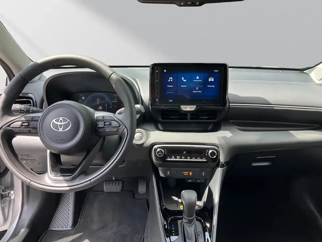 Toyota Yaris - Thumbnail 11