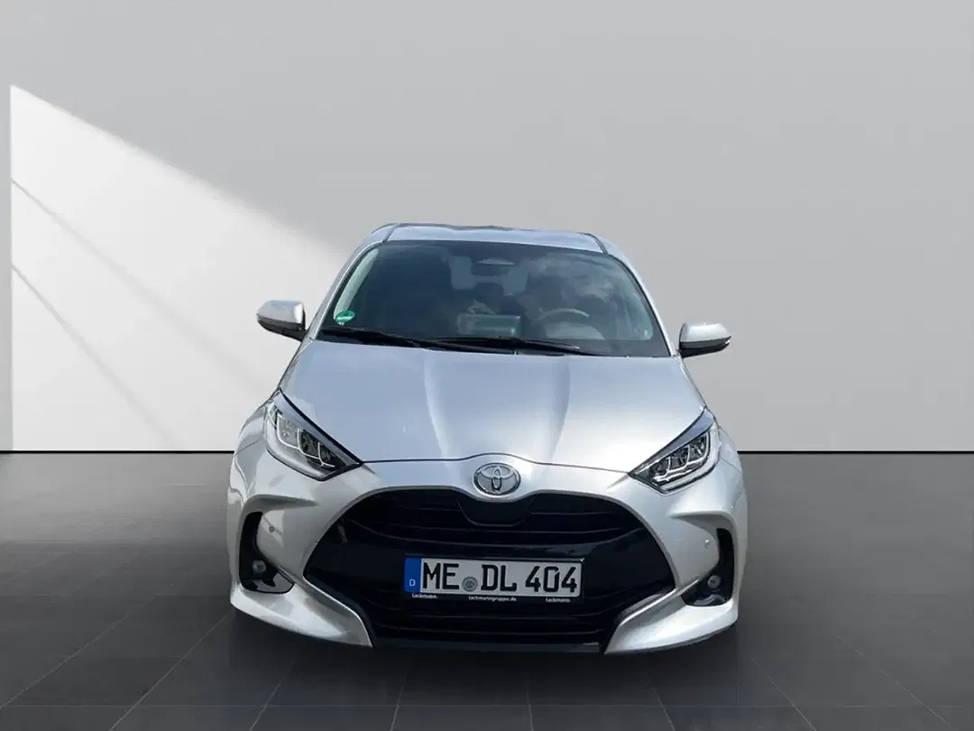 Toyota Yaris - Thumbnail 3