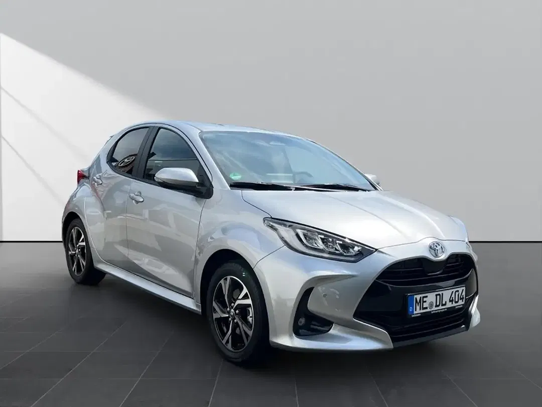 Toyota Yaris - Thumbnail 4