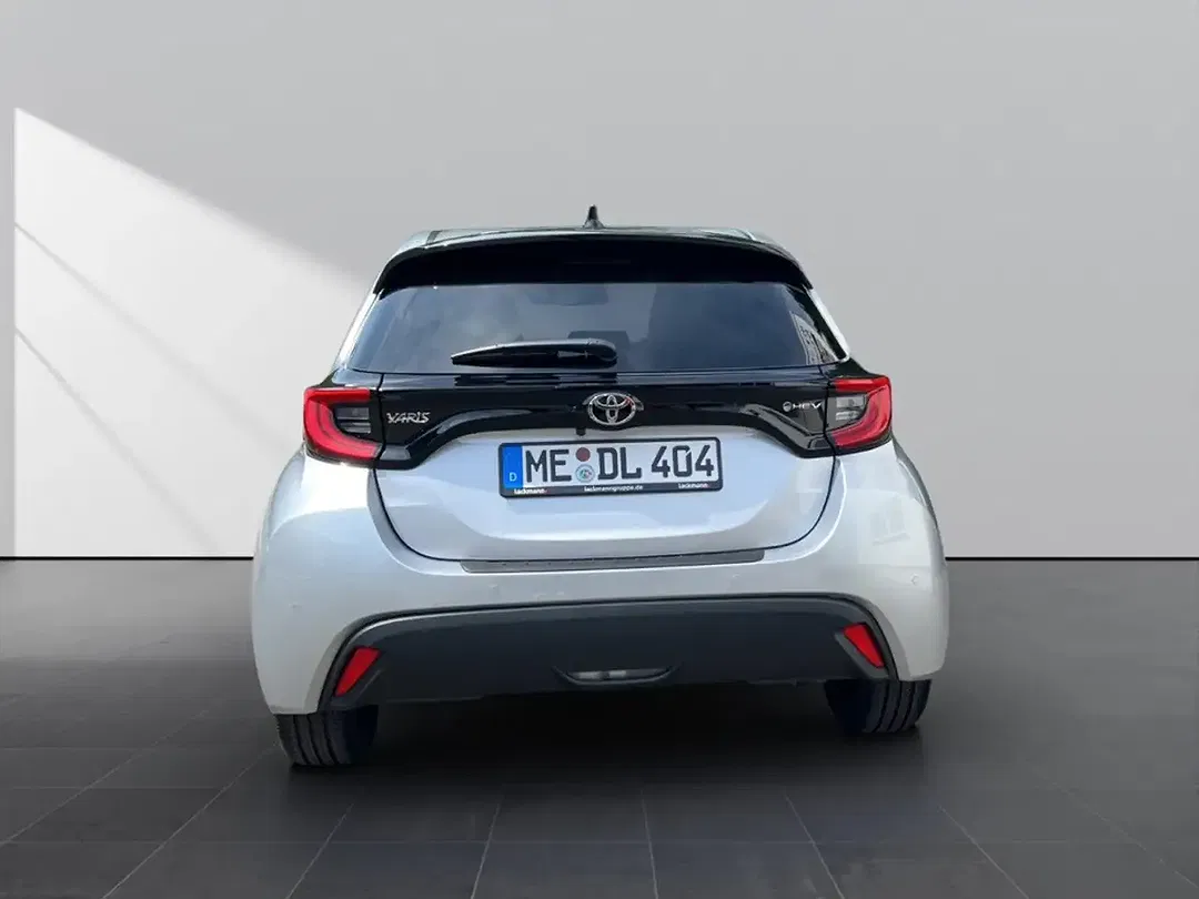 Toyota Yaris - Thumbnail 7
