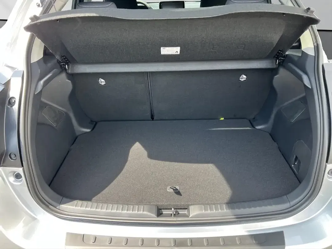 Toyota Yaris - Thumbnail 8