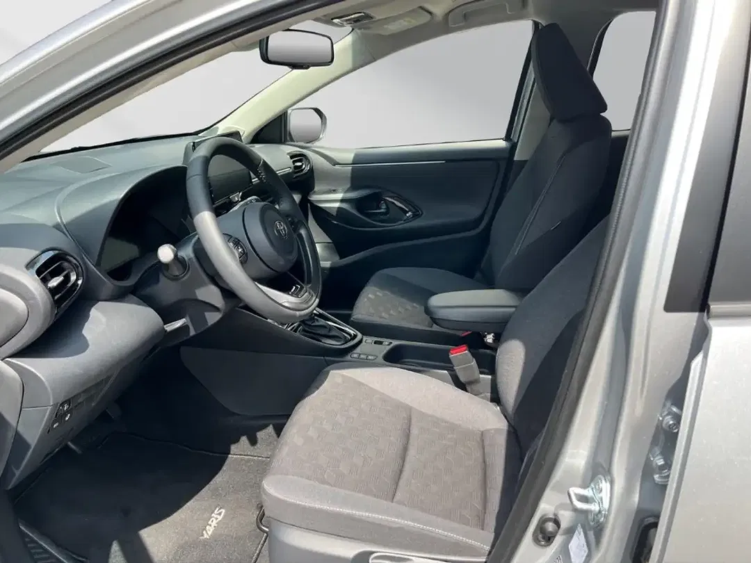 Toyota Yaris - Thumbnail 9