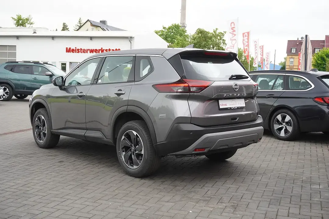 Nissan X-Trail - Thumbnail 2