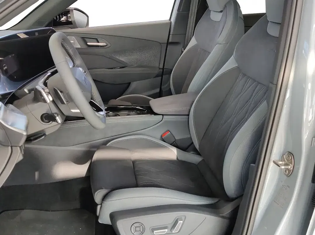 Audi Q3 - Thumbnail 9