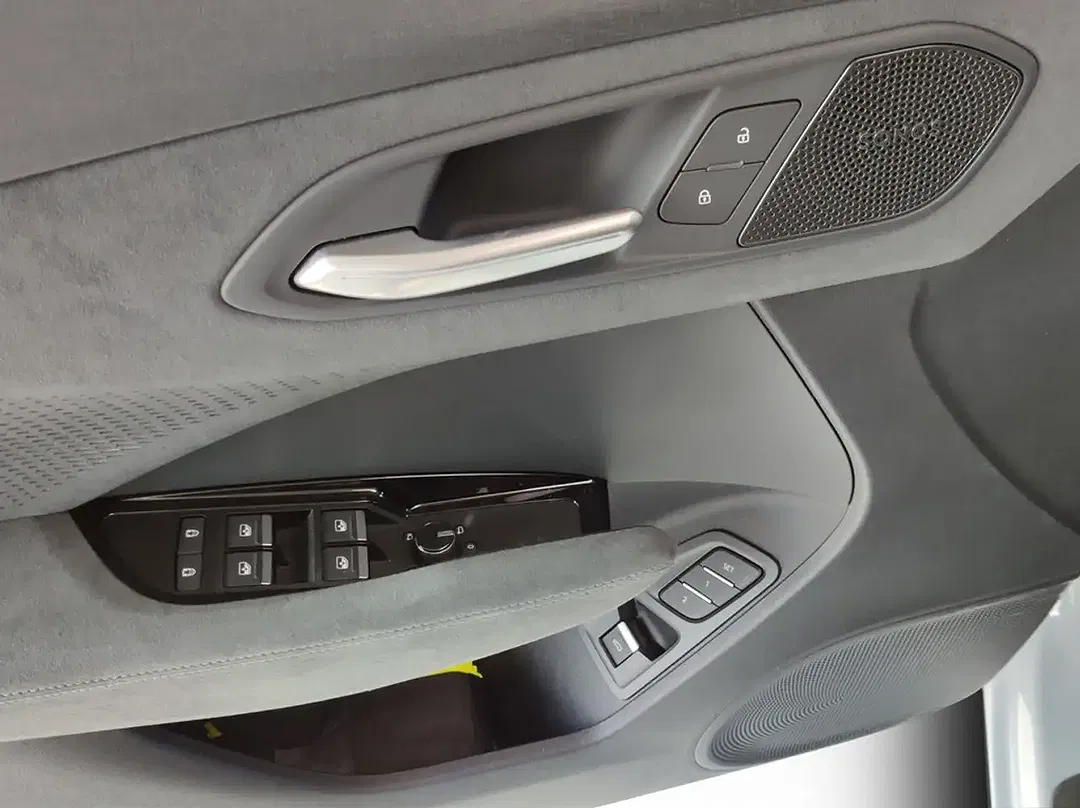 Audi Q3 - Thumbnail 10
