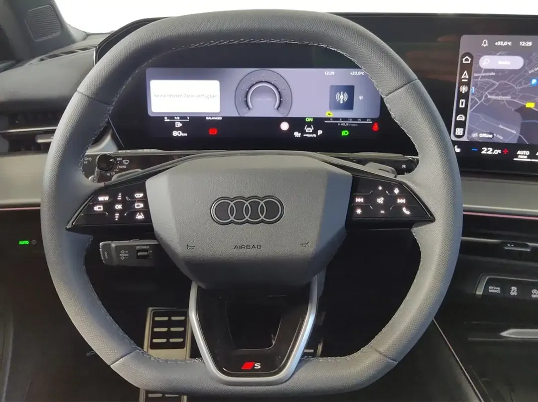 Audi Q3 - Thumbnail 11