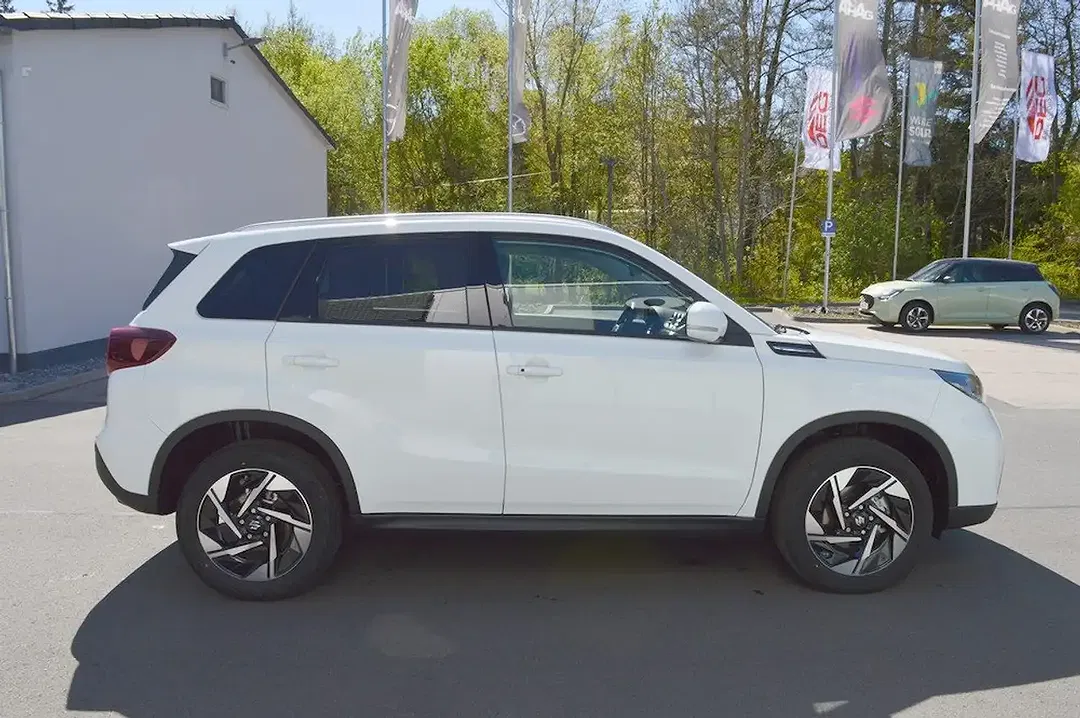 Suzuki Vitara - Thumbnail 6