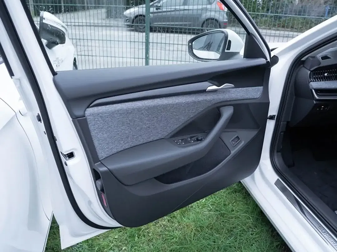 Skoda Superb - Thumbnail 8