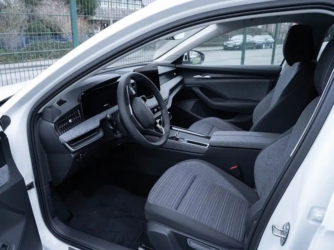 Skoda Superb - Thumbnail 9