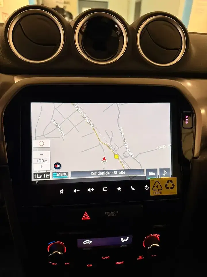 Suzuki Vitara - Thumbnail 17