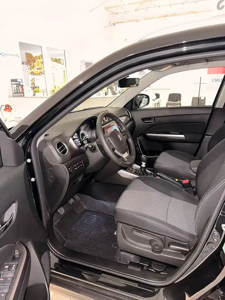 Suzuki Vitara - Thumbnail 22