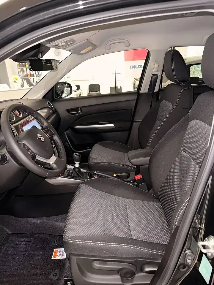 Suzuki Vitara - Thumbnail 24
