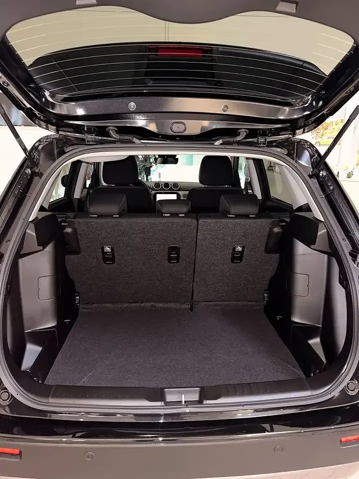 Suzuki Vitara - Thumbnail 33