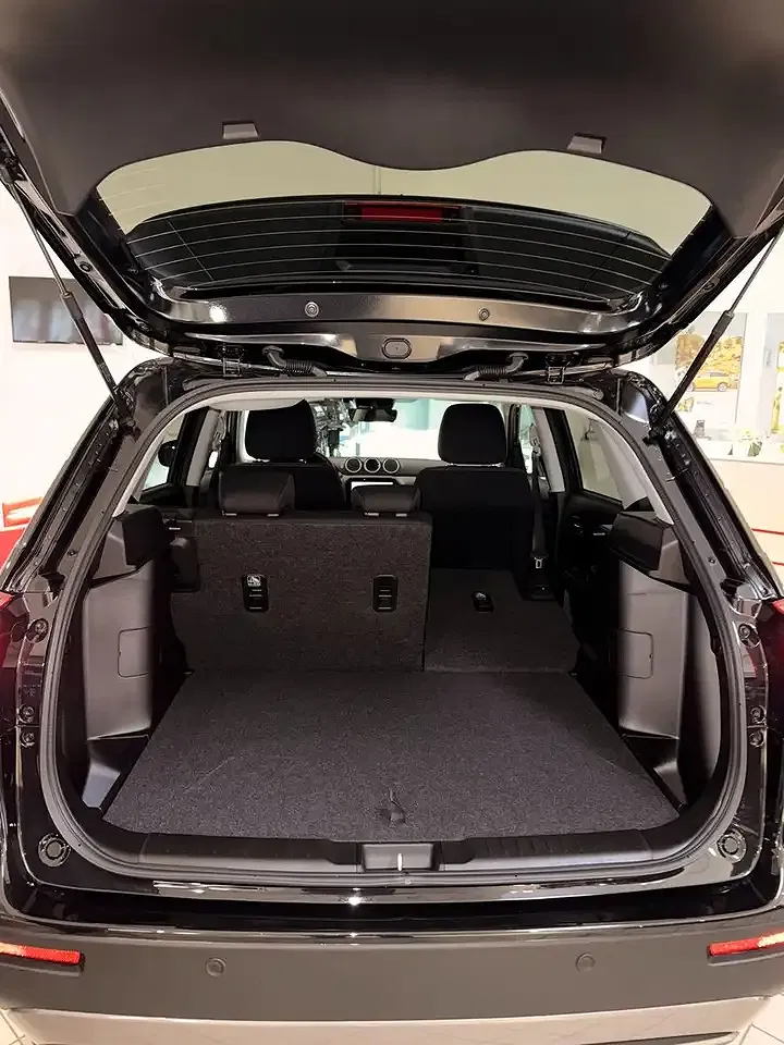 Suzuki Vitara - Thumbnail 35