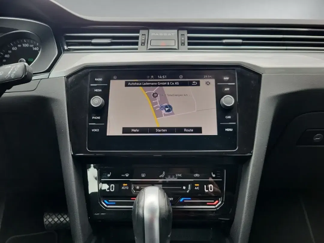 Volkswagen Passat Variant - Thumbnail 13
