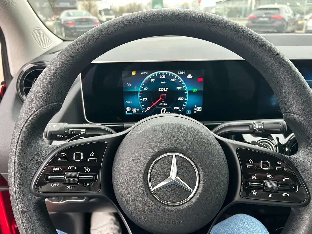 Mercedes-Benz B 200 - Thumbnail 8
