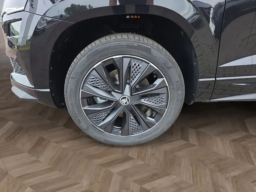 Skoda Karoq - Thumbnail 14