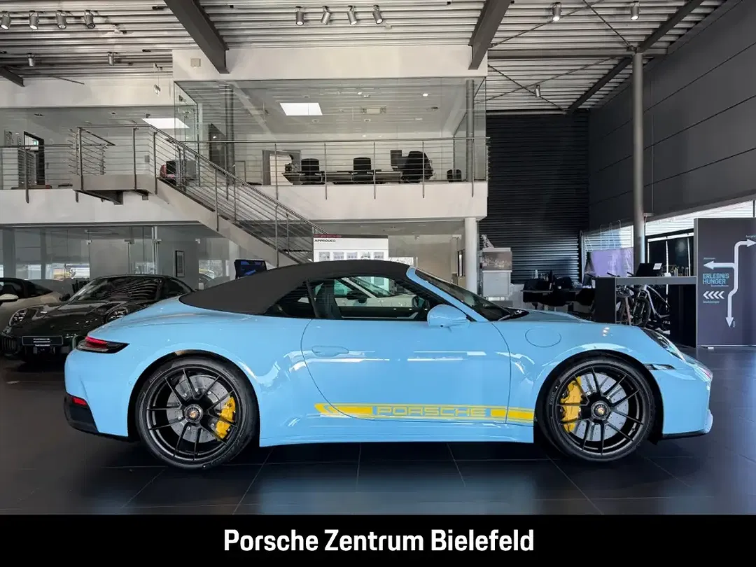 Porsche 992 - Thumbnail 6