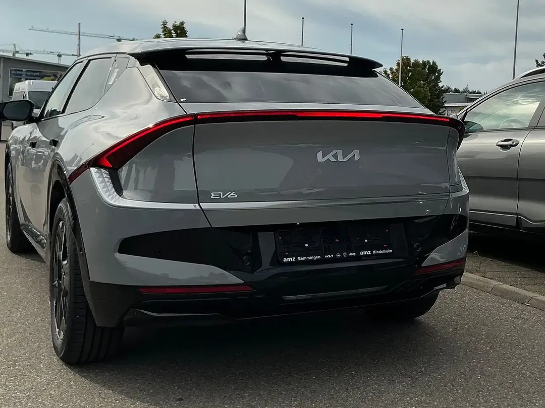 Kia EV6 - Thumbnail 6