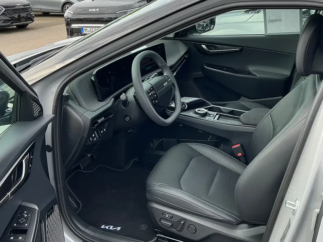 Kia EV6 - Thumbnail 8