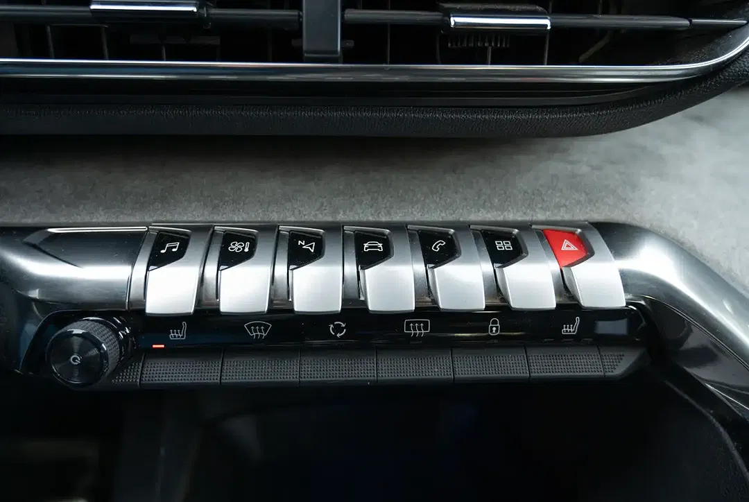 Peugeot 3008 - Thumbnail 11