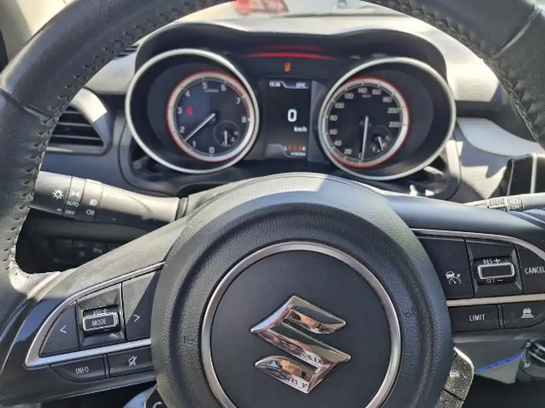 Suzuki Swift - Thumbnail 6