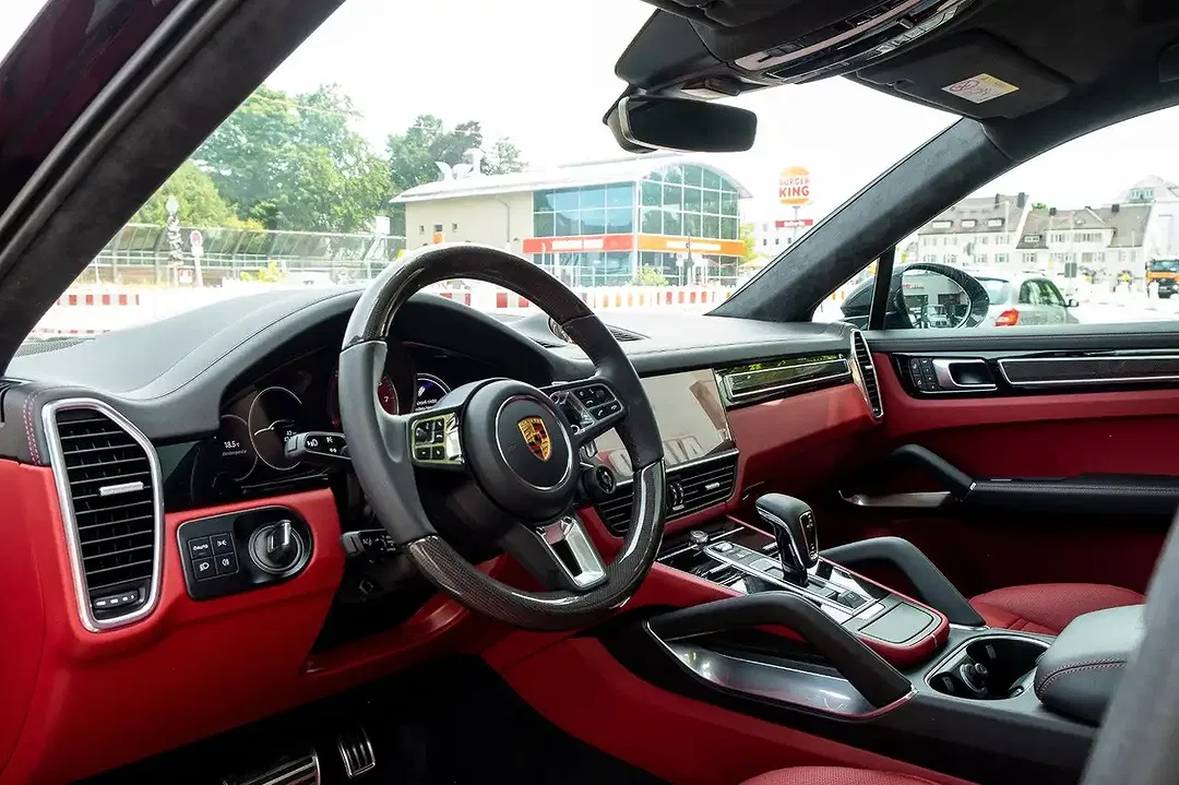 Porsche Cayenne - Thumbnail 11