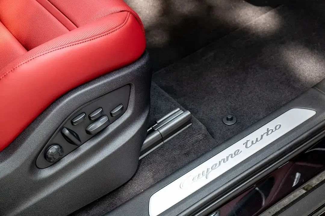 Porsche Cayenne - Thumbnail 13