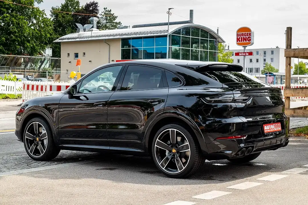 Porsche Cayenne - Thumbnail 6