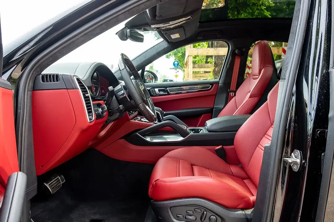 Porsche Cayenne - Thumbnail 9