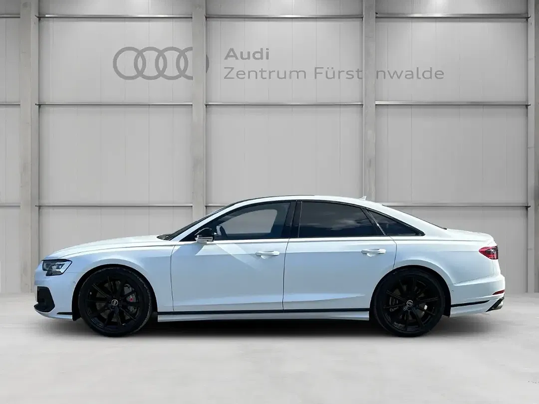 Audi S8 - Thumbnail 2