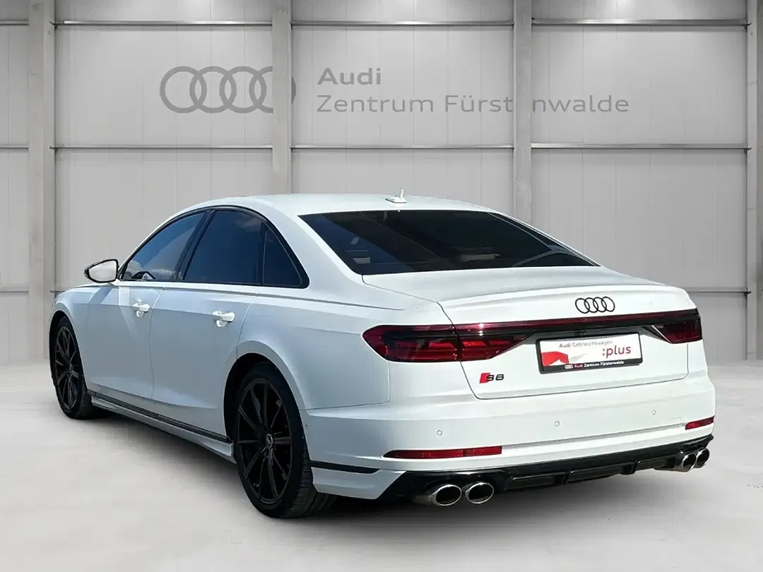 Audi S8 - Thumbnail 3