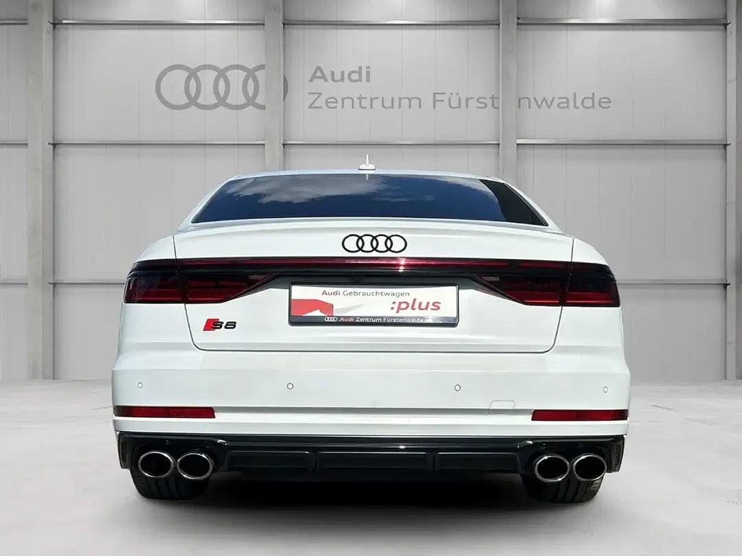 Audi S8 - Thumbnail 4