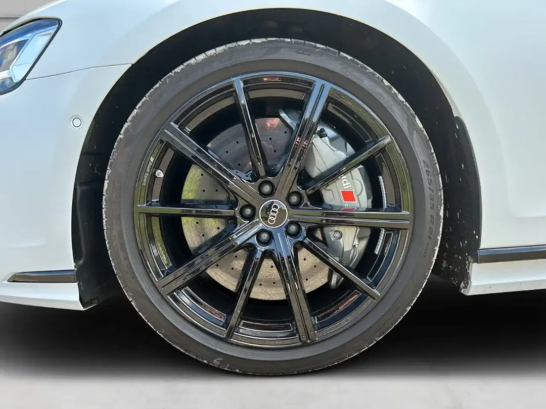 Audi S8 - Thumbnail 6